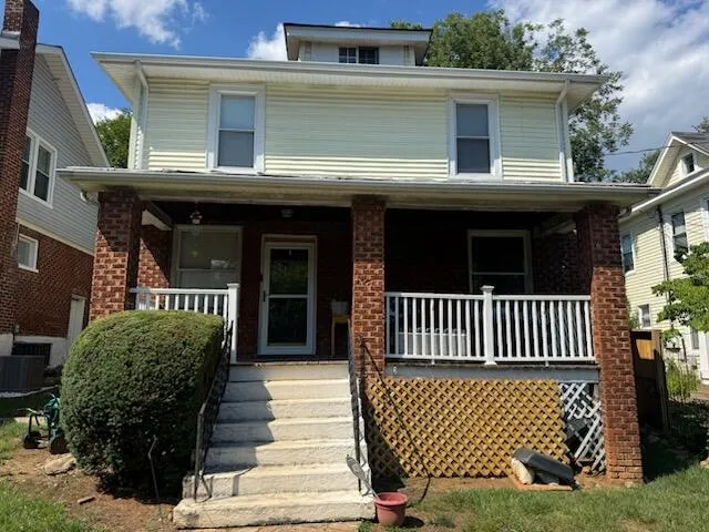 $299,999 | 1925 Denniston Avenue Southwest, Roanoke, VA 24015