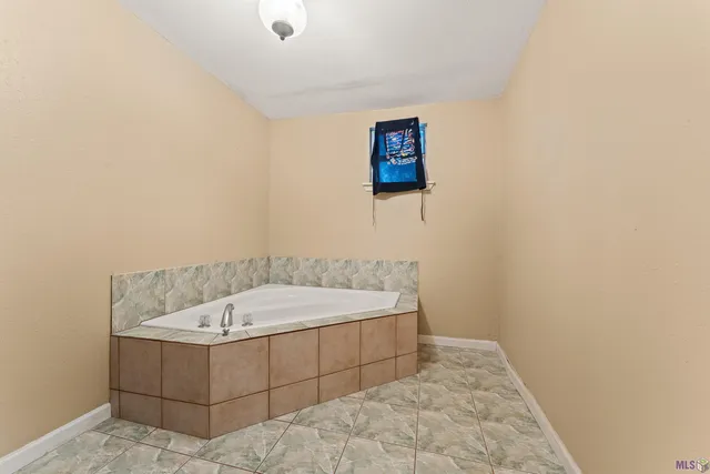 $275,000 | 1054 Barkley Drive, Baton Rouge, LA 70810