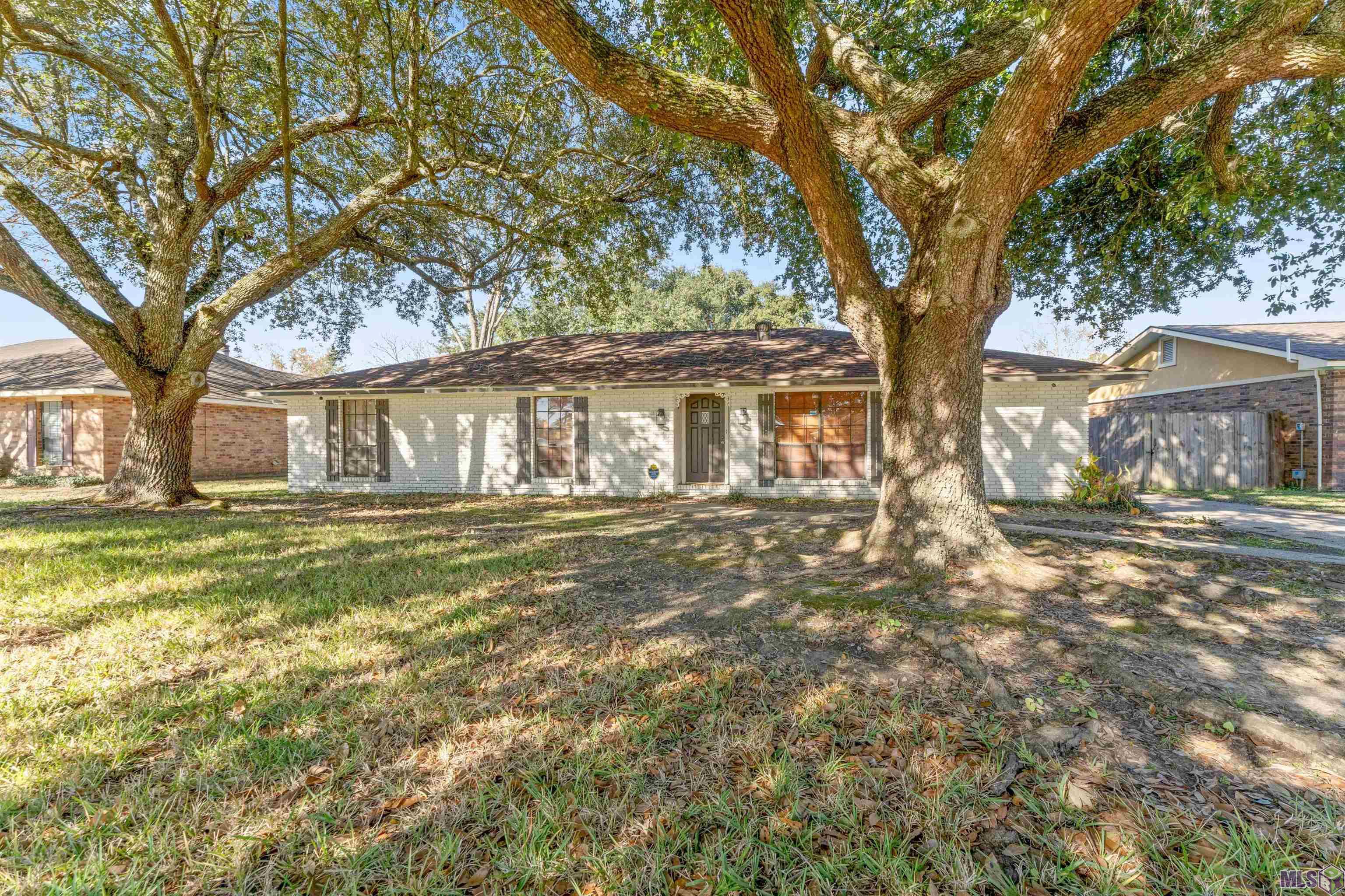 1054 Barkley Drive Baton Rouge, LA 70810 - Photo 3 of 30