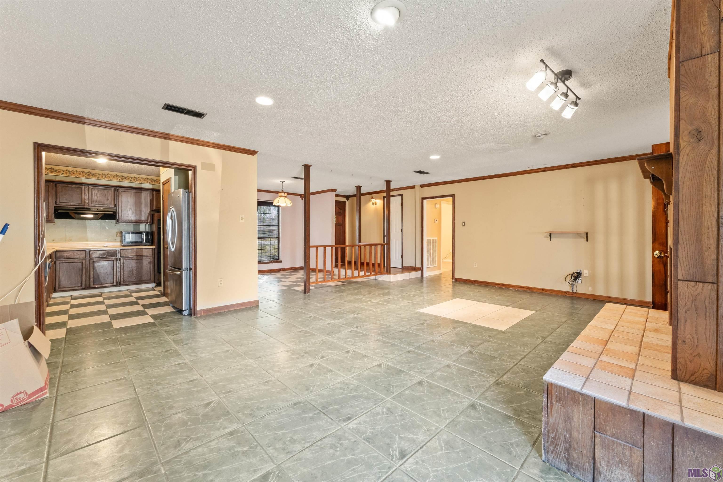 1054 Barkley Drive Baton Rouge, LA 70810 - Photo 7 of 30