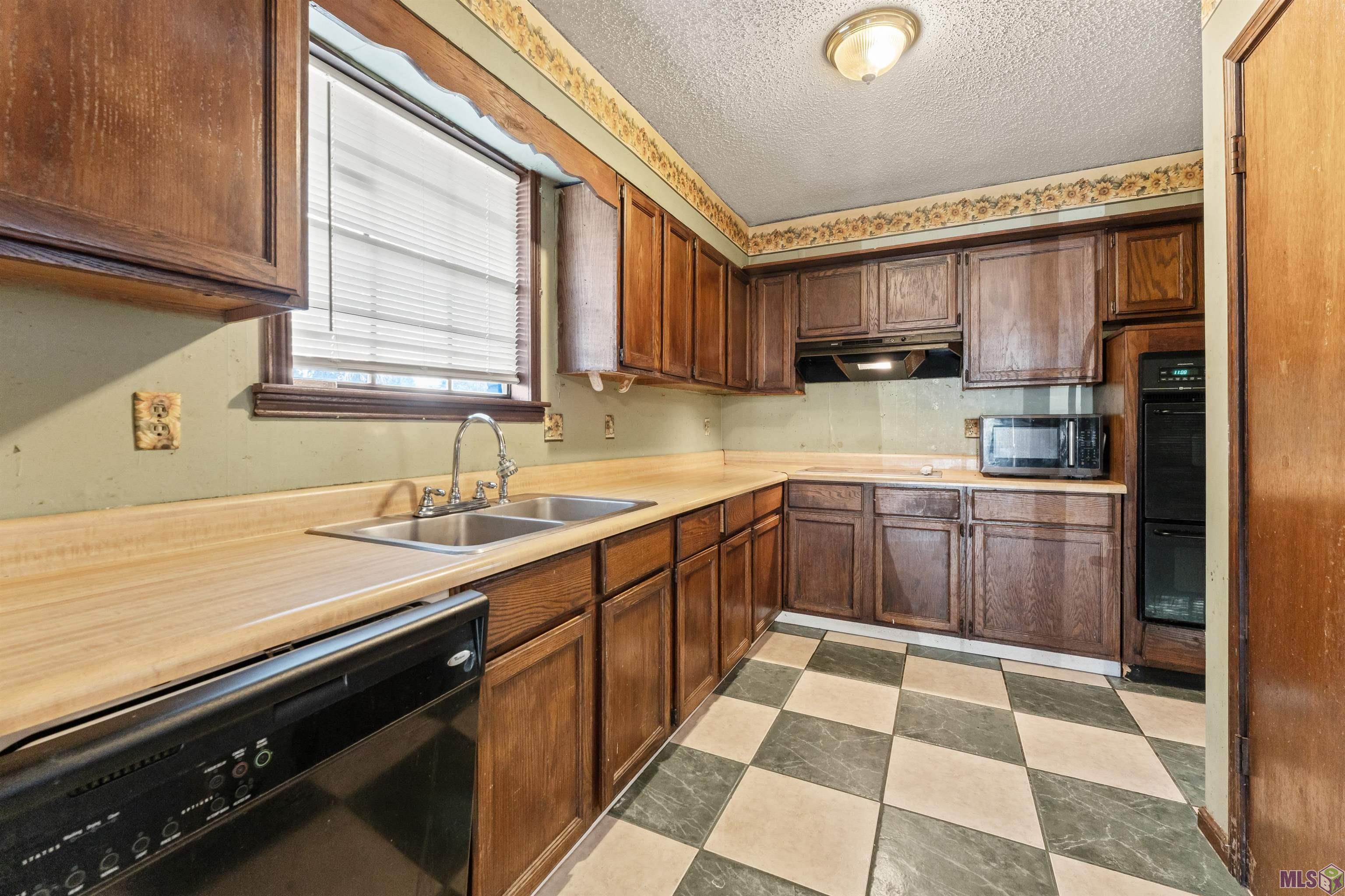 1054 Barkley Drive Baton Rouge, LA 70810 - Photo 8 of 30