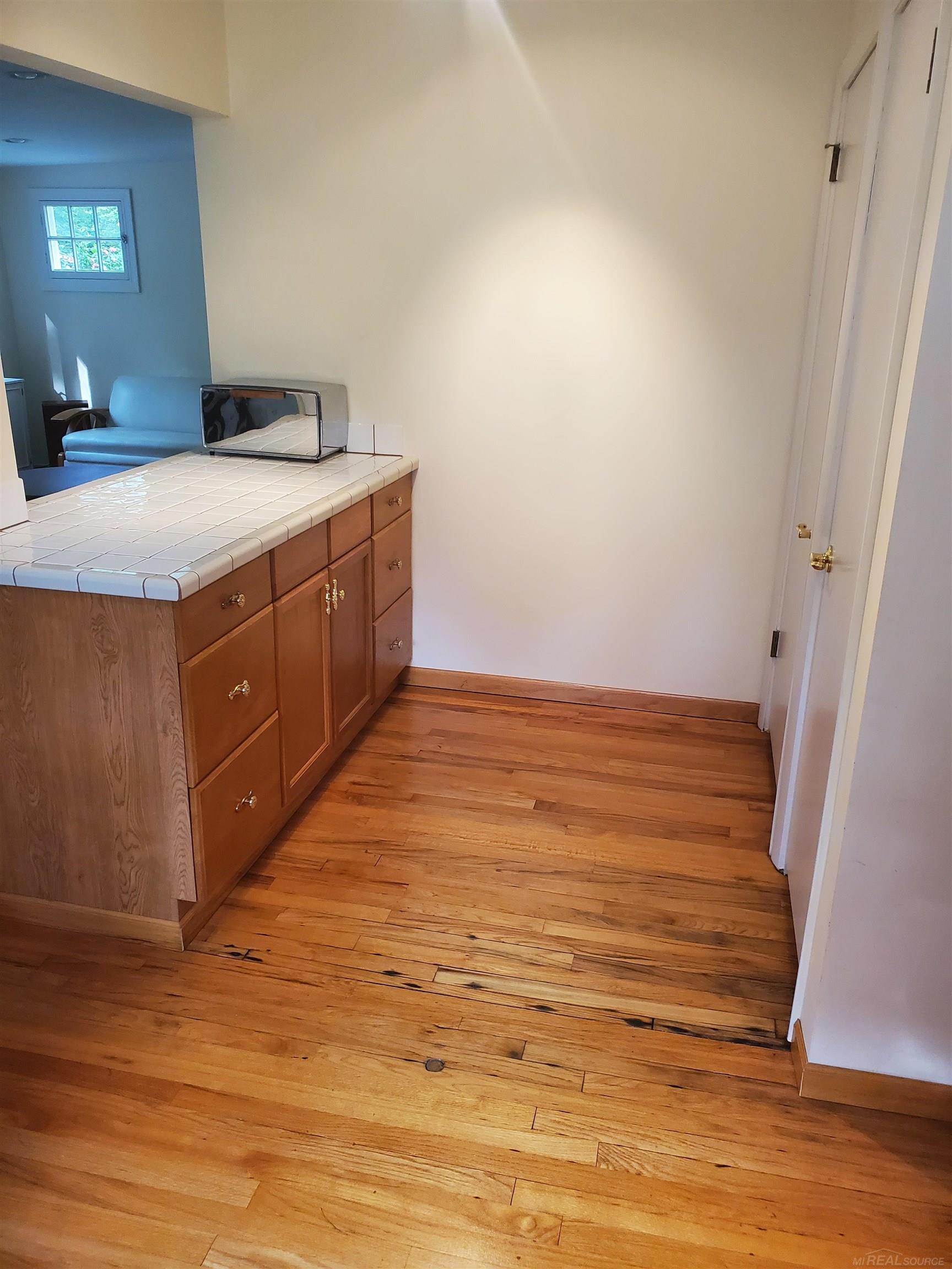 7336 Shoreward Road Lexington, MI 48450 - Photo 16 of 24 50122126-15.JPG