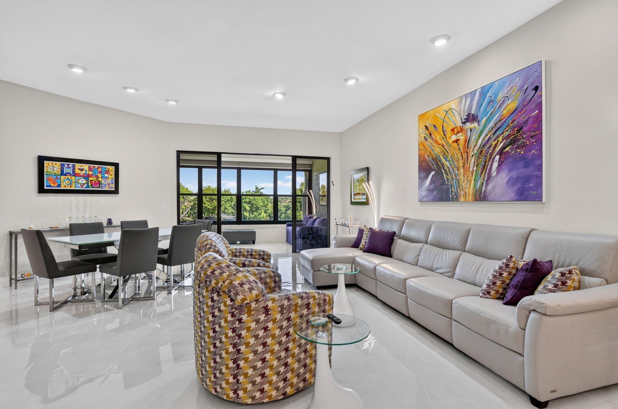 7535 La Paz Boulevard, Unit 306 Boca Raton, FL 33433 - Photo 6 of 37 living room