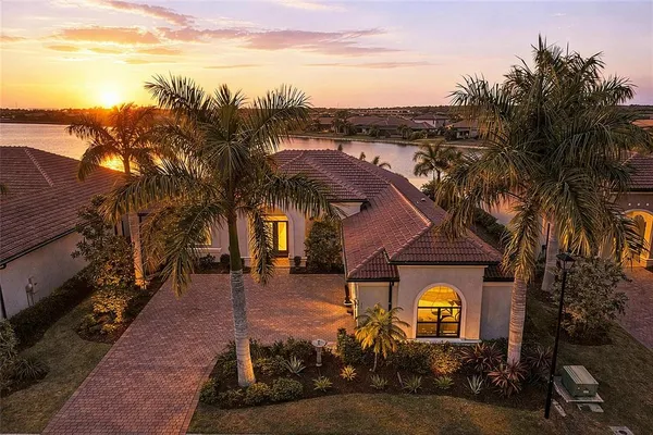 $1,350,000 | 352 Maraviya Boulevard, Nokomis, FL 34275