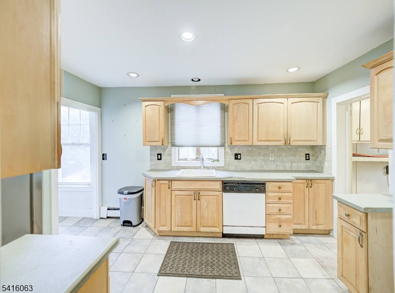 24 West Main Street Clinton, NJ 08809 - Photo 16 of 30
