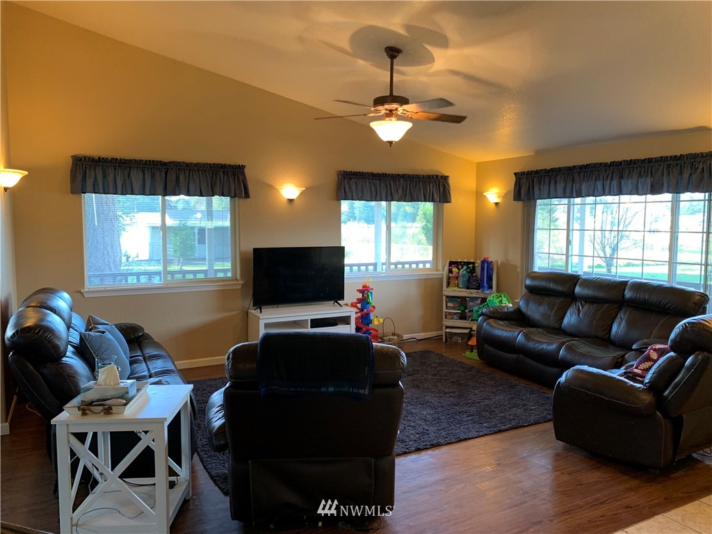 9515 181st Way Southwest Rochester, WA 98579 - Photo 2 of 29