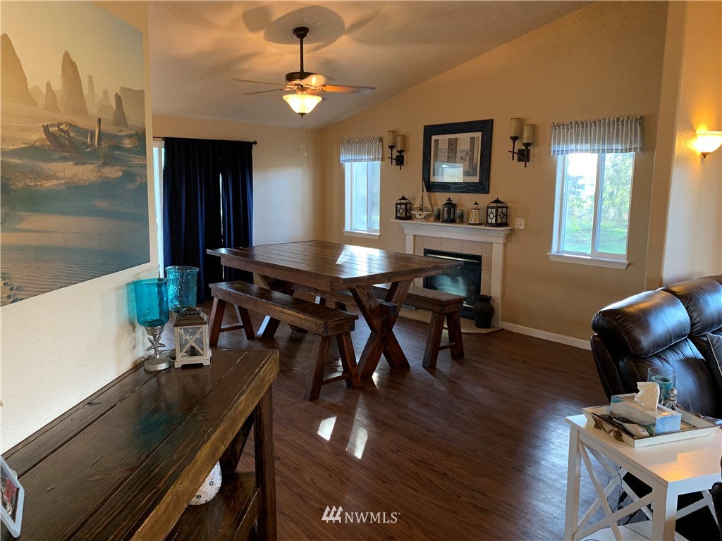 9515 181st Way Southwest Rochester, WA 98579 - Photo 4 of 29