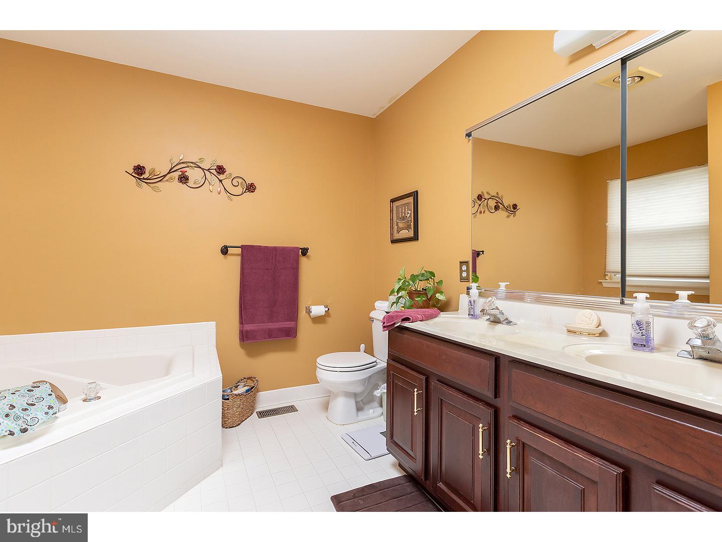 21 Mufferson Road Turnersville, NJ 08012 - Photo 13 of 18 Master Bathroom