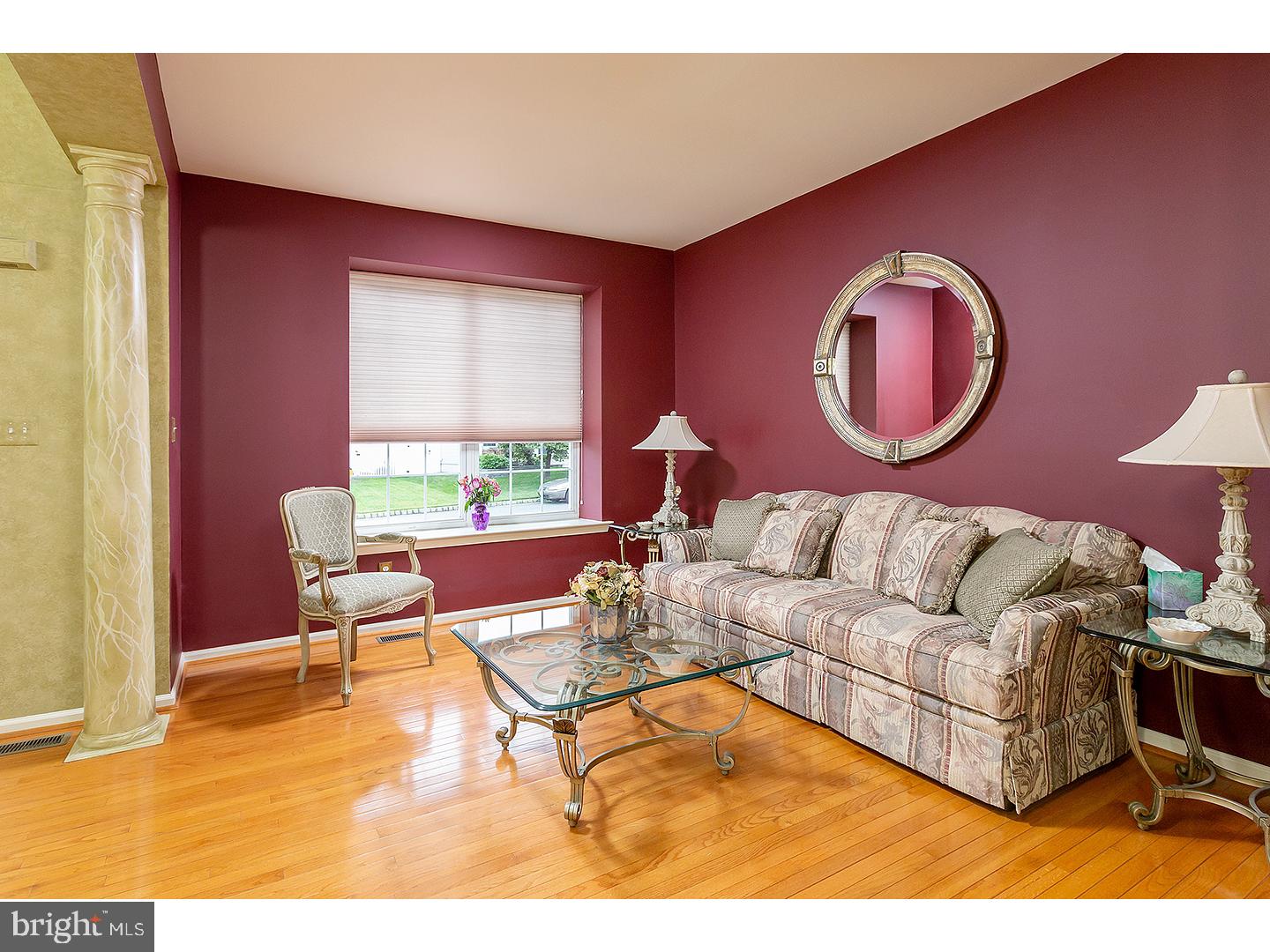 21 Mufferson Road Turnersville, NJ 08012 - Photo 7 of 18 Living Room