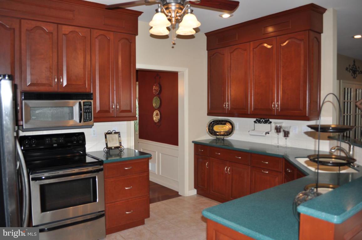 1707 Windy Hill Road Lancaster, PA 17602 - Photo 11 of 40 Gallery Image 11