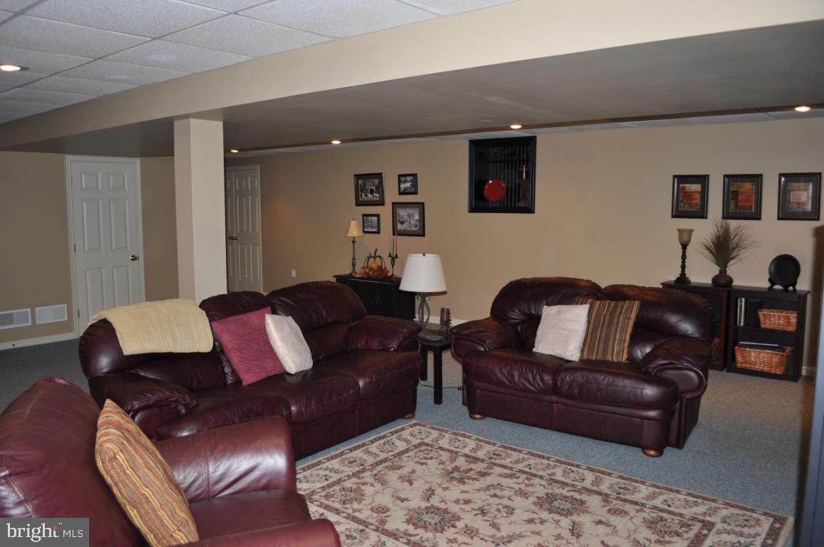 1707 Windy Hill Road Lancaster, PA 17602 - Photo 32 of 40 Gallery Image 32