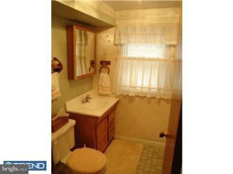 3634 Chesterfield Road Philadelphia, PA 19114 - Photo 11 of 12 Gallery Image 11