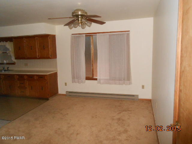 273 Oak Hill Road Hawley, PA 18428 - Photo 4 of 10