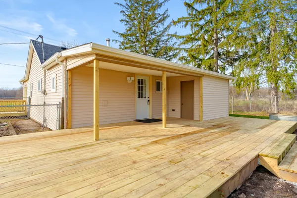 $269,900 | 26234 Highway 43, Mattawan, MI 49071