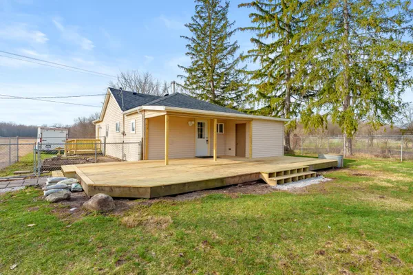 $269,900 | 26234 Highway 43, Mattawan, MI 49071