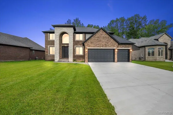 $734,900 | 24318 Tullymore Drive, Macomb, MI 48042