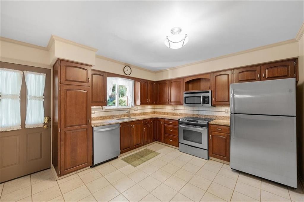 122 Cherry Valley Road Pittsburgh, PA 15221 - Photo 15 of 44 Gallery Image 15