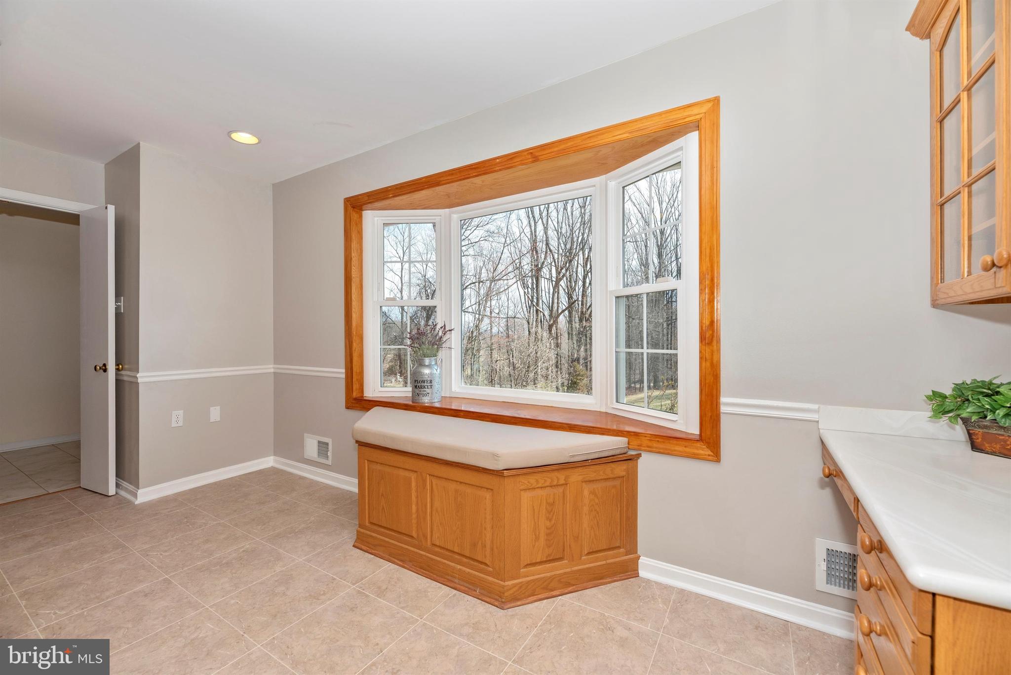 13433 Wilt Store Road Leesburg, VA 20176 - Photo 11 of 38 Window Seat
