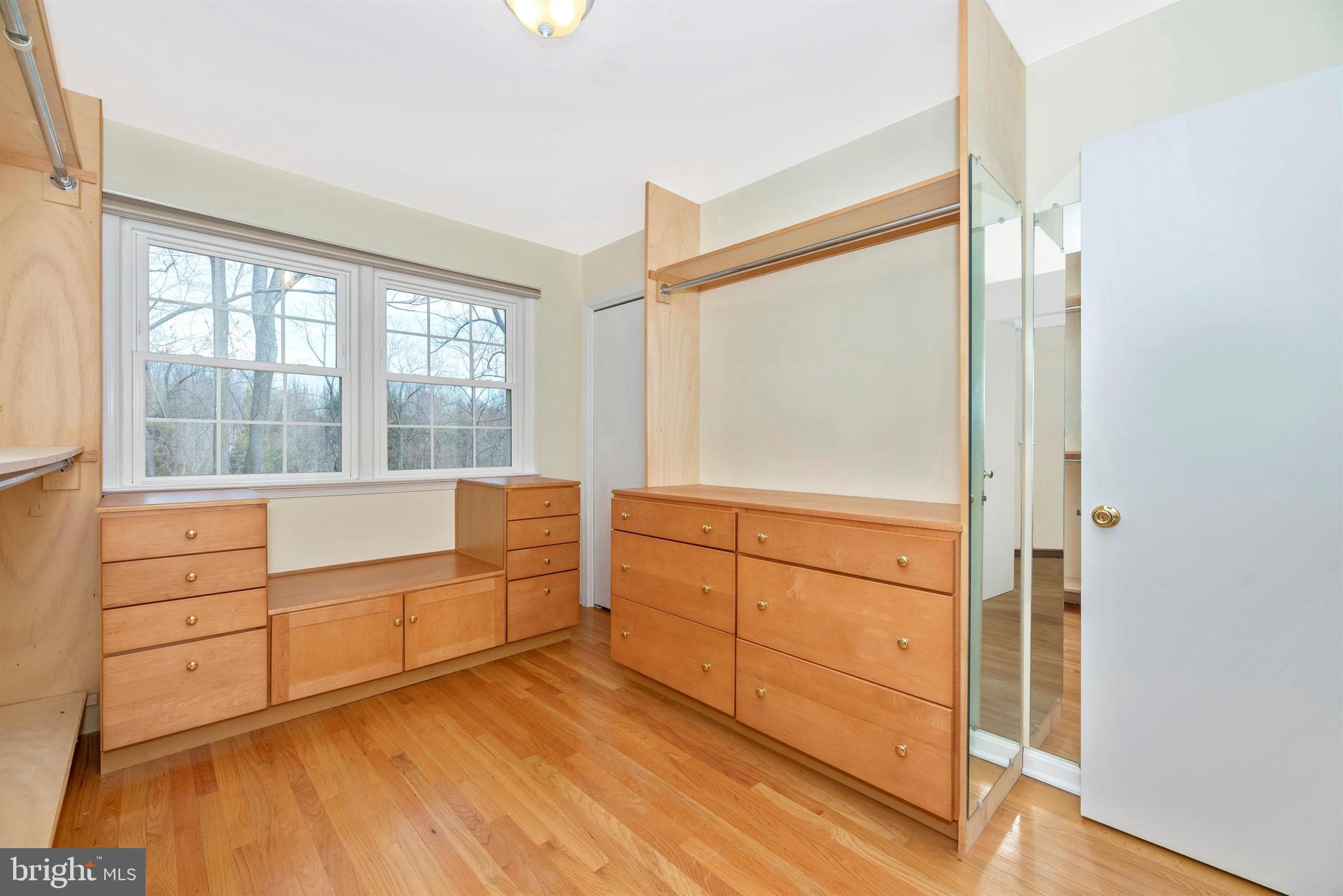 13433 Wilt Store Road Leesburg, VA 20176 - Photo 19 of 38 Huge Walk-In Closet