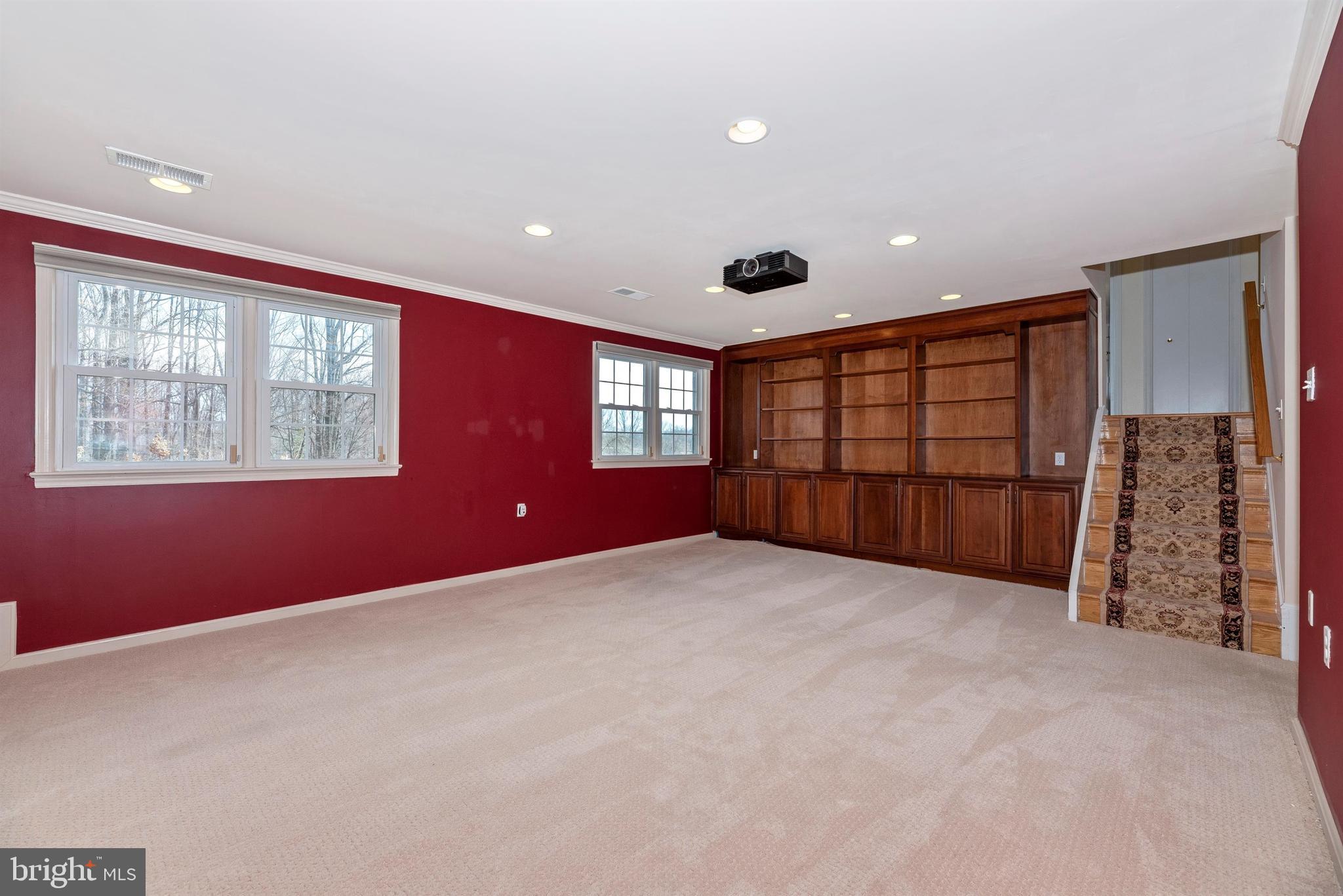 13433 Wilt Store Road Leesburg, VA 20176 - Photo 25 of 38 Built-Ins!