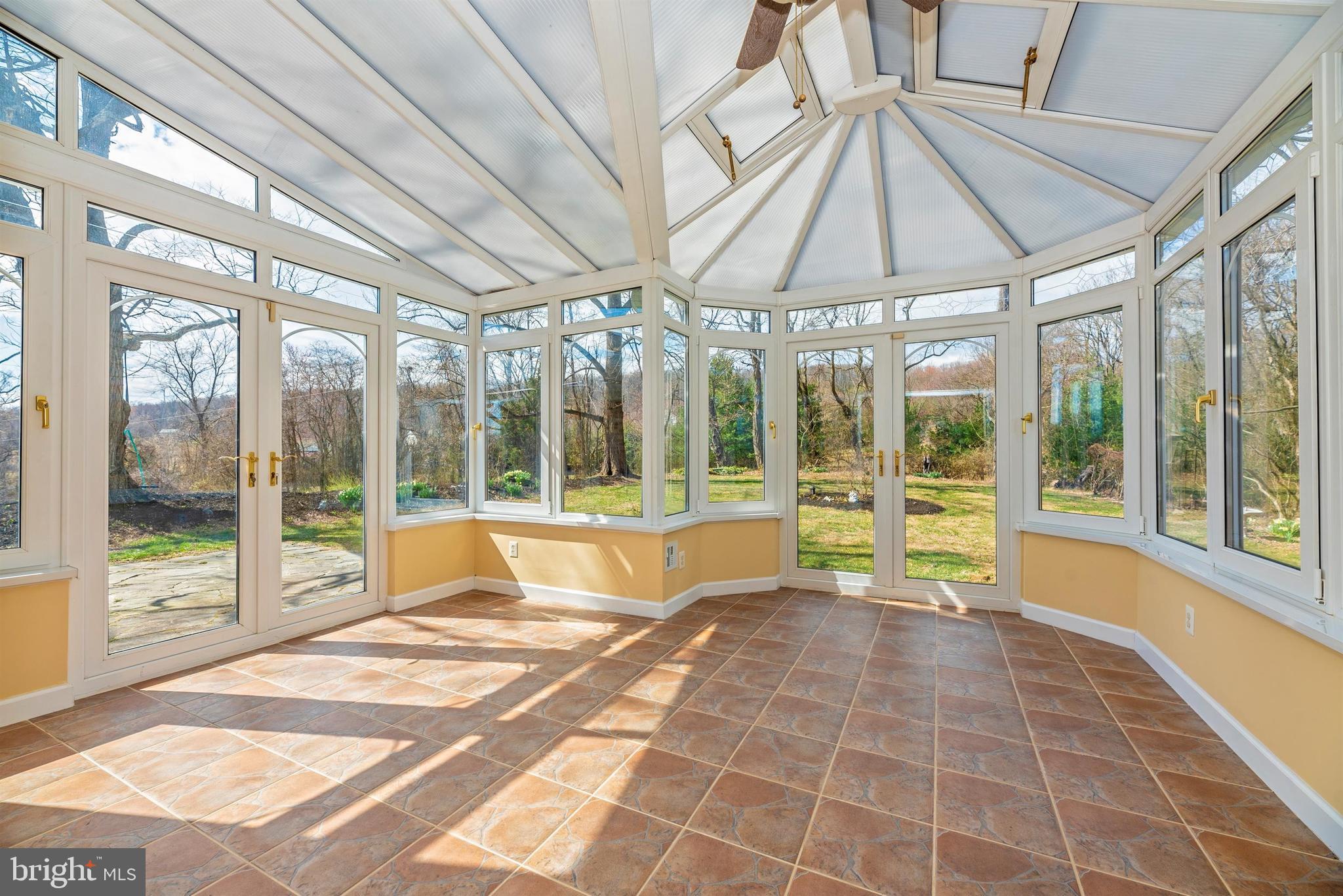 Gorgeous solarium!