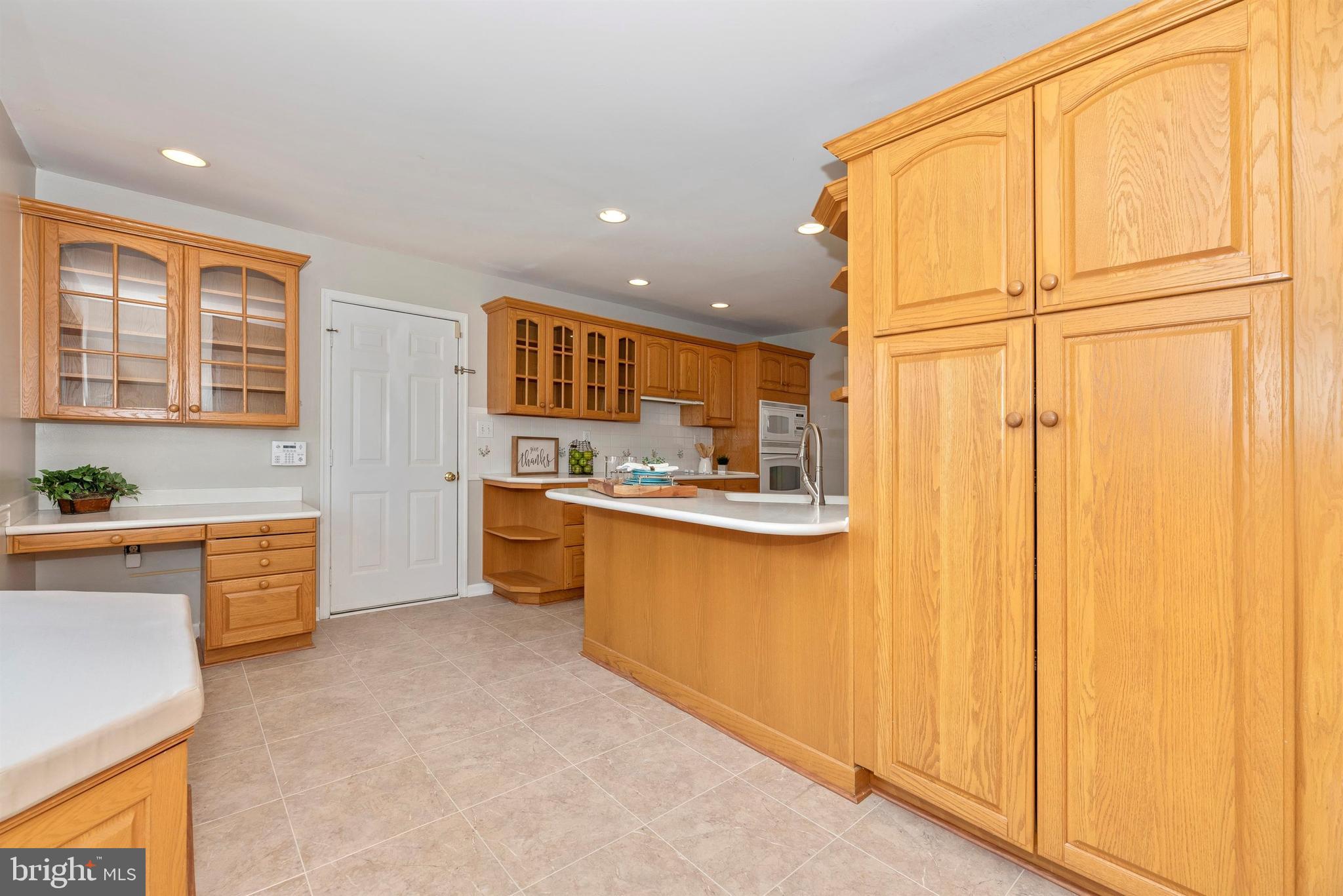 13433 Wilt Store Road Leesburg, VA 20176 - Photo 10 of 38 Custom Cabinetry