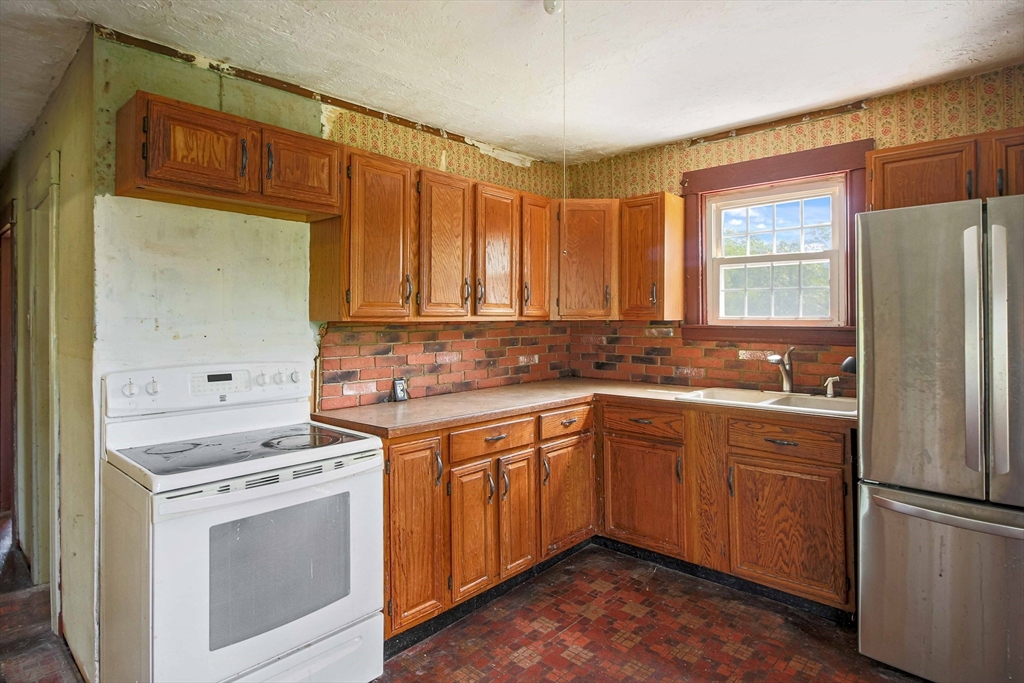797 Lebanon Hill Road Southbridge, MA 01550 - Photo 7 of 29 Gallery Image 7