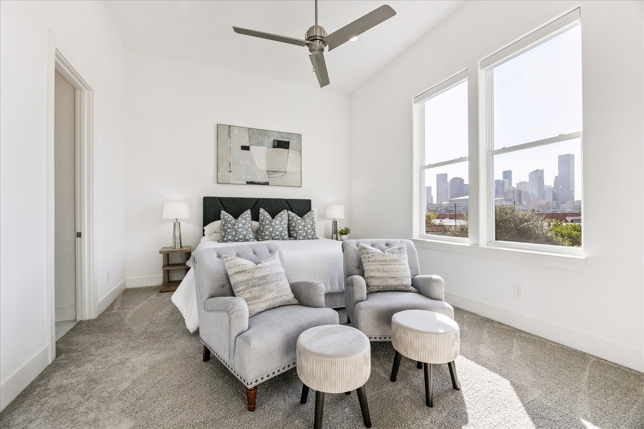 2414 Canal Street, Unit F Houston, TX 77003 - Photo 21 of 34 a living room with furniture and a window