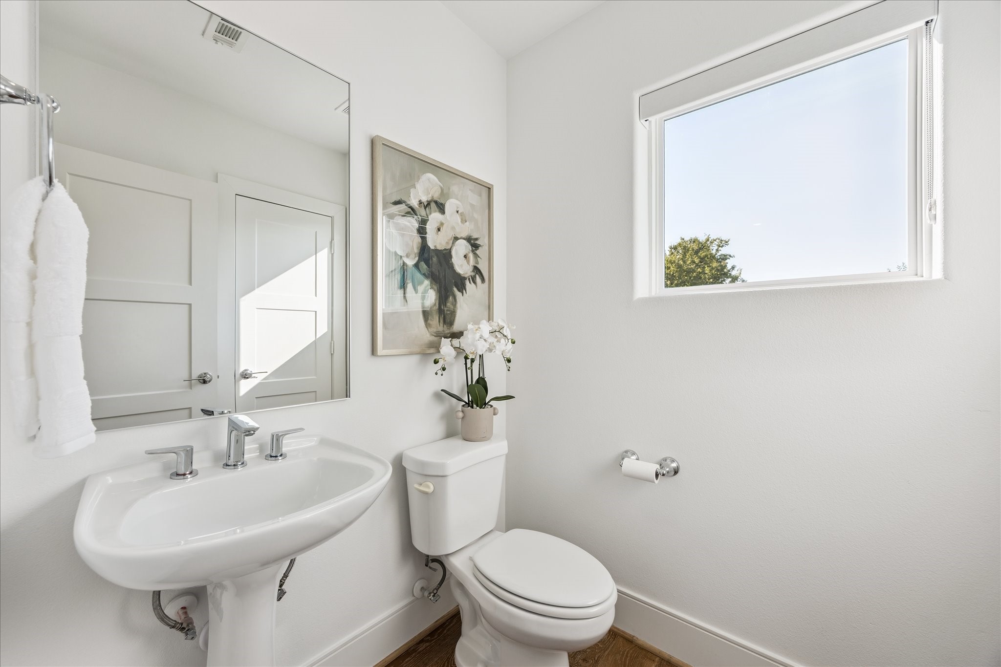 2414 Canal Street, Unit F Houston, TX 77003 - Photo 8 of 34 a bathroom with a sink mirror and toilet