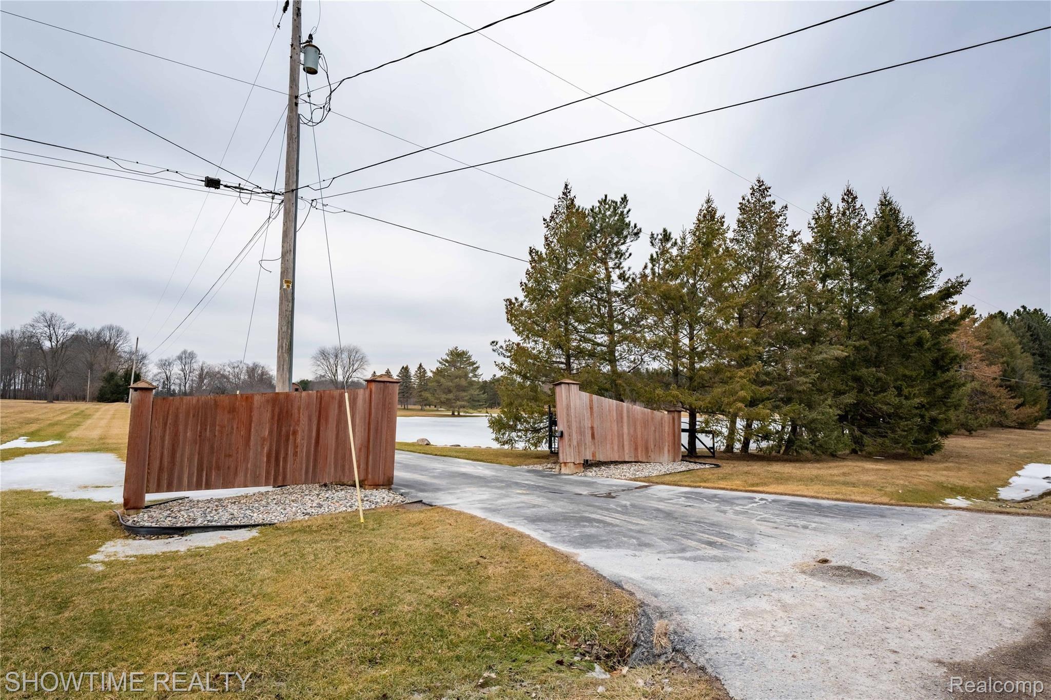 5135 North Gale Road Davison, MI 48423 - Photo 11 of 55 51.jpg