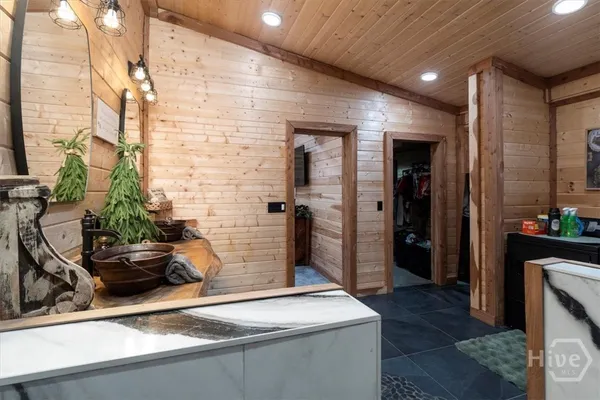 $1,200,000 | 284 Snow Farm Road, Hull, GA 30646