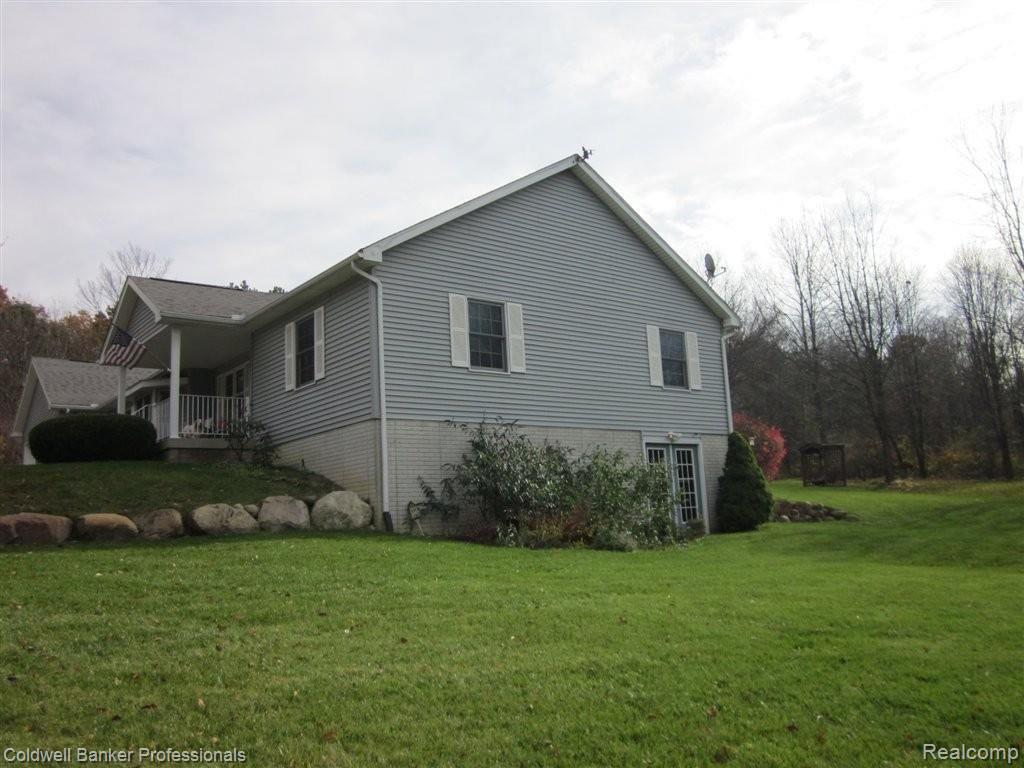 8335 Kier Road Clarkston, MI 48348 - Photo 30 of 42 Side View of Home