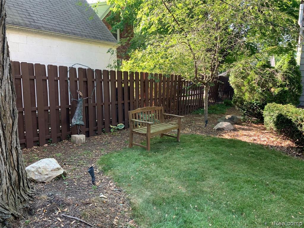 2391 Columbia Road Berkley, MI 48072 - Photo 13 of 14