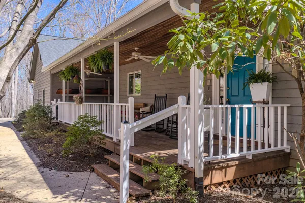 $750,000 | 38 Sutton Knob Road, Candler, NC 28715