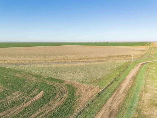 $243,750 | 1 Pullman Road, Claude, TX 79019