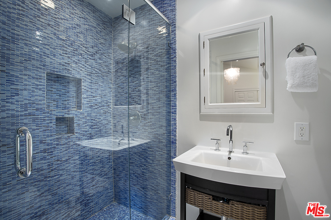 1823 Roscomare Road Los Angeles, CA 90077 - Photo 16 of 24