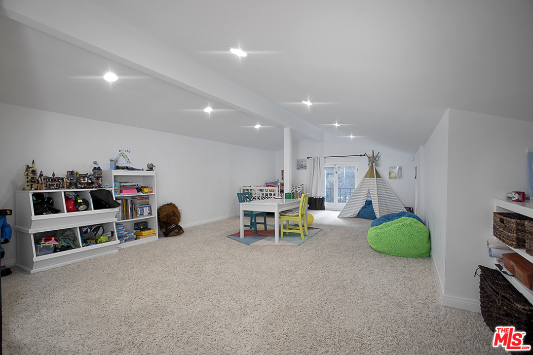 1823 Roscomare Road Los Angeles, CA 90077 - Photo 17 of 24