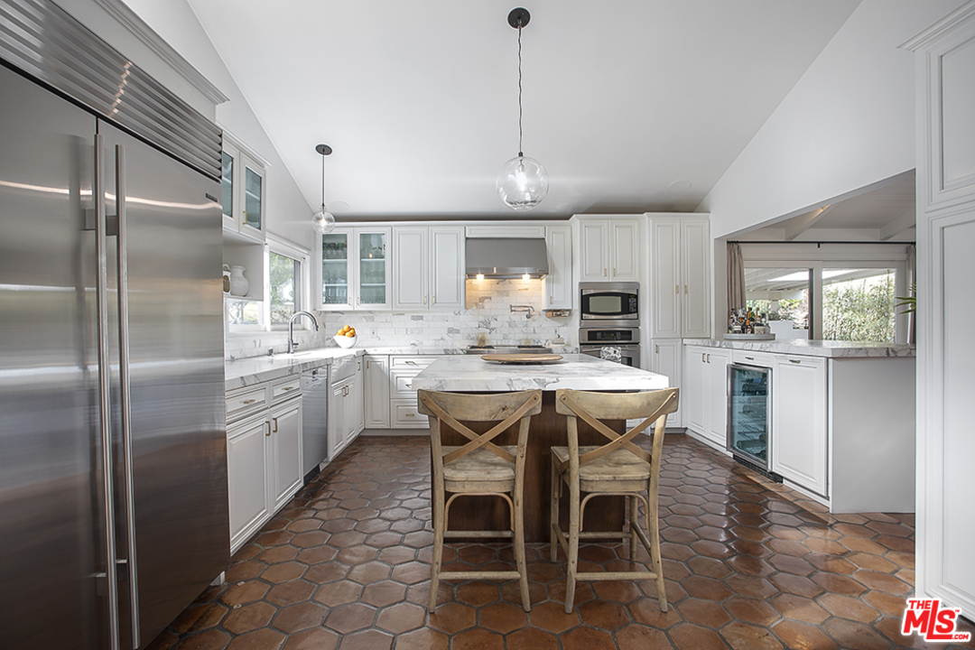 1823 Roscomare Road Los Angeles, CA 90077 - Photo 9 of 24