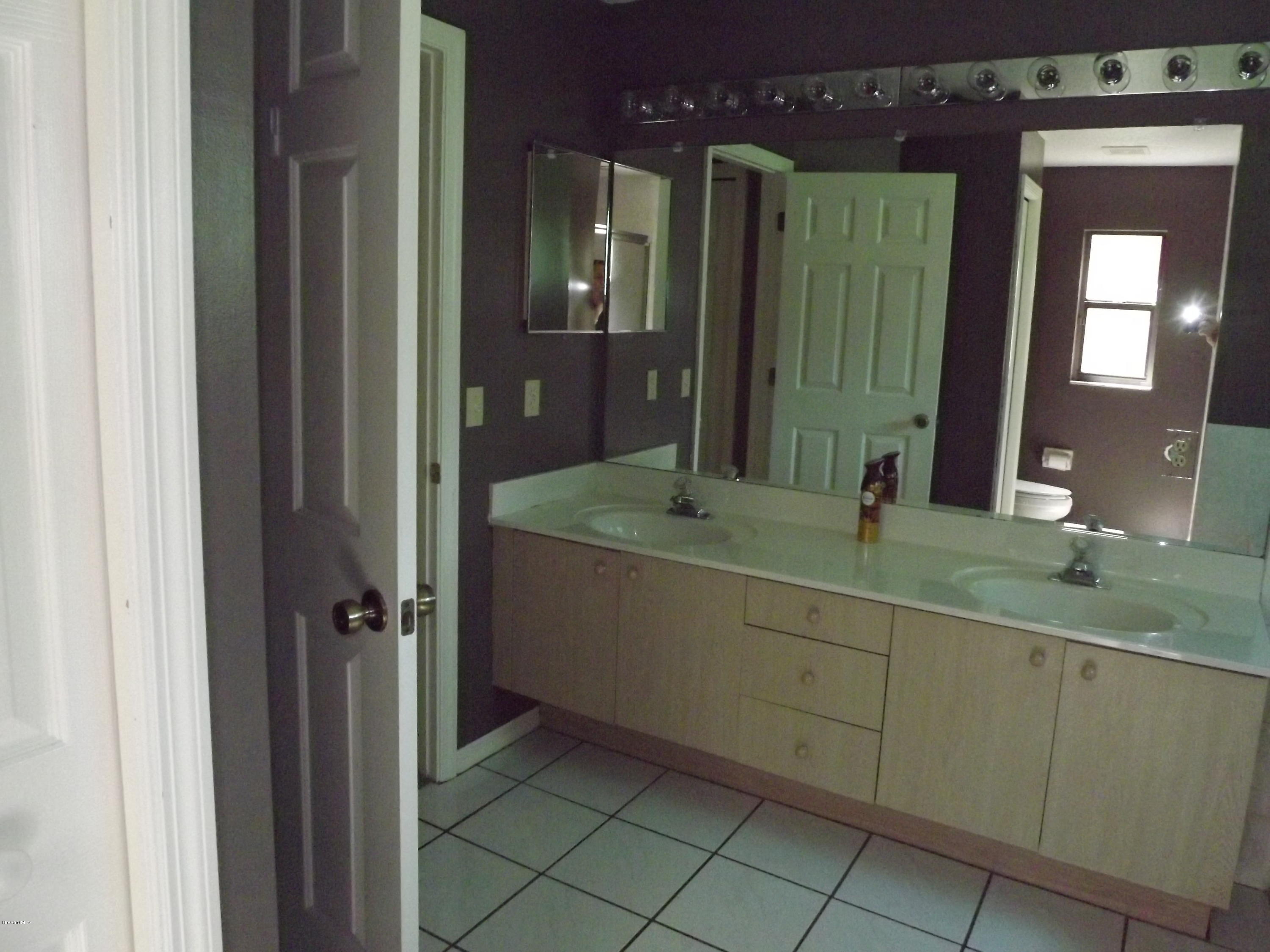 2241 Canal Ridge Drive Titusville, FL 32780 - Photo 15 of 39 Master Bath
