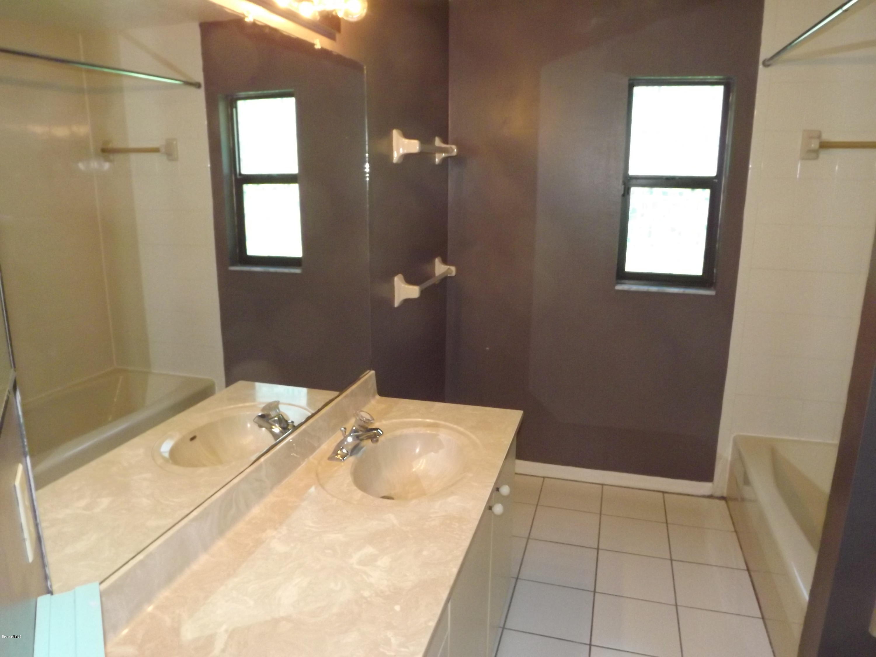 2241 Canal Ridge Drive Titusville, FL 32780 - Photo 26 of 39 Guest Bathroom