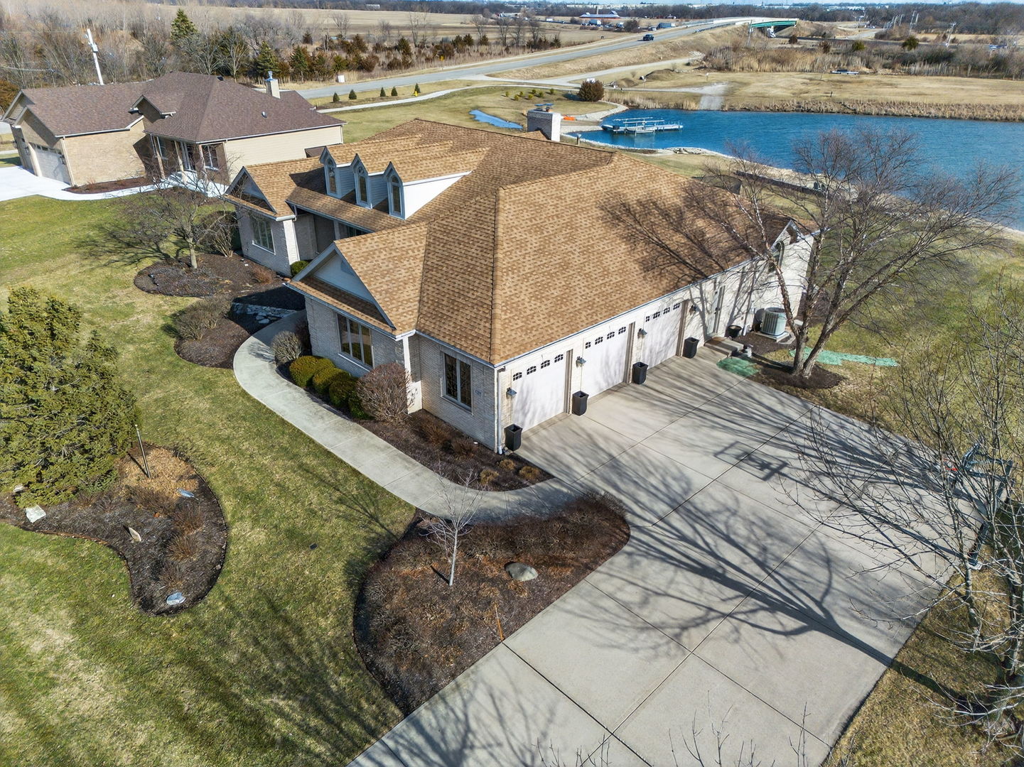 2804 Ninovan Lane Minooka, IL 60447 - Photo 4 of 67 a view of a house with a yard