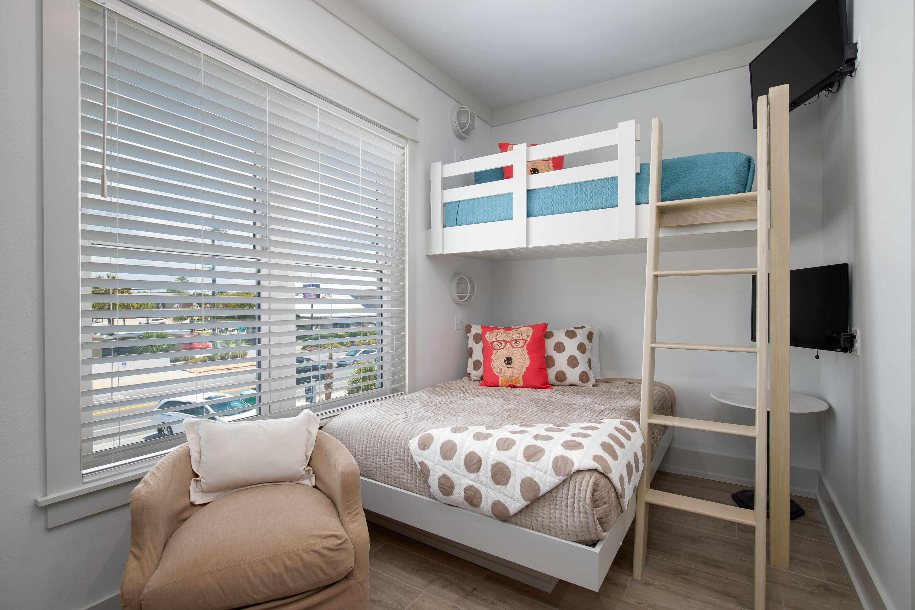 20109 Front Beach Road, Unit B Panama City Beach, FL 32413 - Photo 20 of 35 Another bunk room
