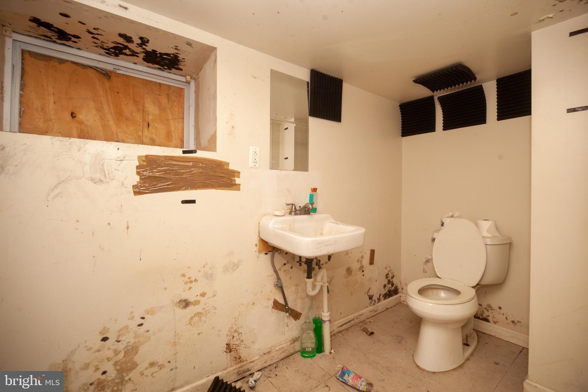 5922 Spring Street Philadelphia, PA 19139 - Photo 3 of 5 Gallery Image 3