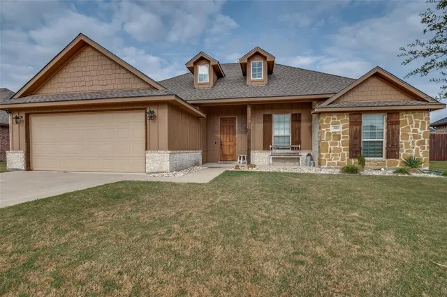 $314,999 | 300 Cherry Point Drive, Palmer, TX 75152