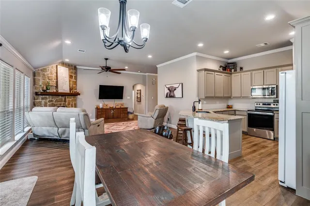 $314,999 | 300 Cherry Point Drive, Palmer, TX 75152