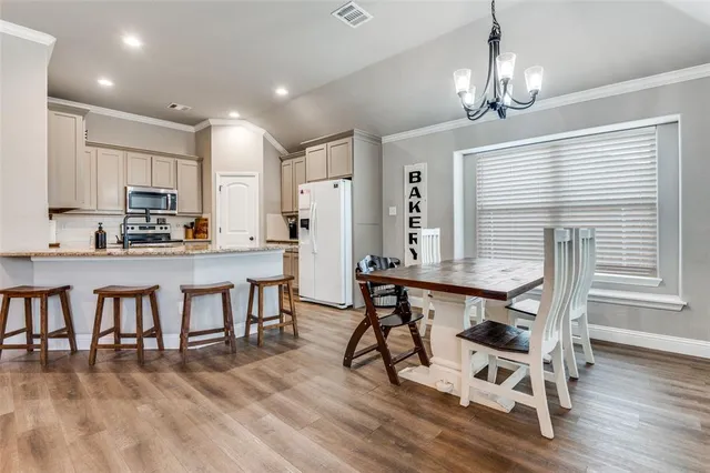 $314,999 | 300 Cherry Point Drive, Palmer, TX 75152