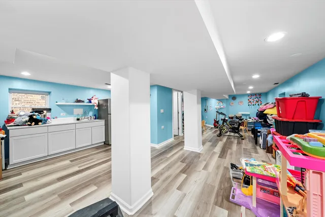 a view of a backyard with a garden and plants