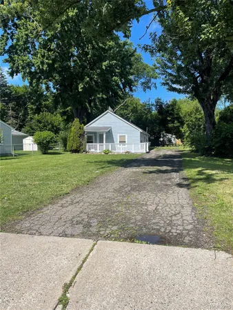 $134,900 | 1093 Meadowlawn Drive, Pontiac, MI 48340