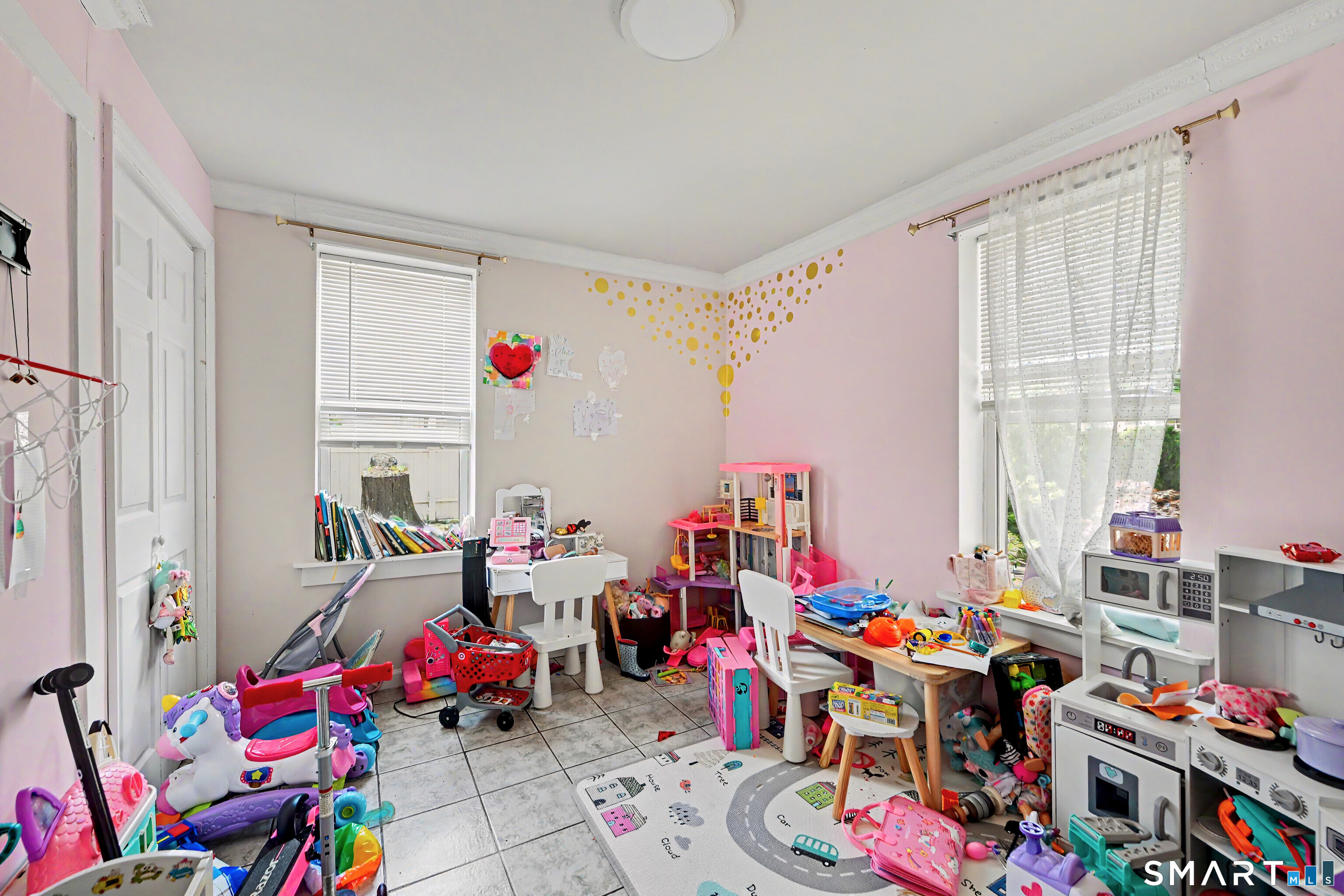 44 Toms Road Stamford, CT 06906 - Photo 13 of 38