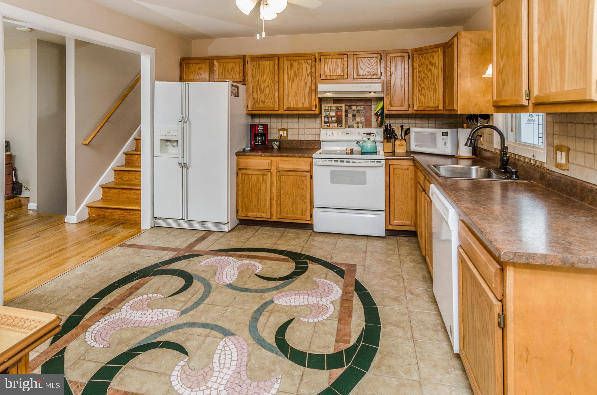 2137 Pennington Road Ewing, NJ 08638 - Photo 10 of 24